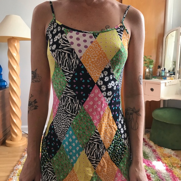 RIXO Patchwork Patterned Sleeveless Diamond Midi Shift Dress - Picture 3 of 10